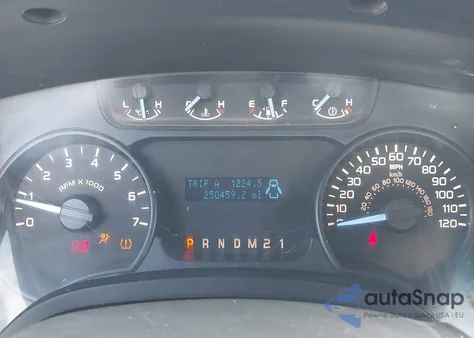 2011 Ford F-150 Xl z USA, uszkodzony, nr VIN 1FTVX1EF6BKD94812